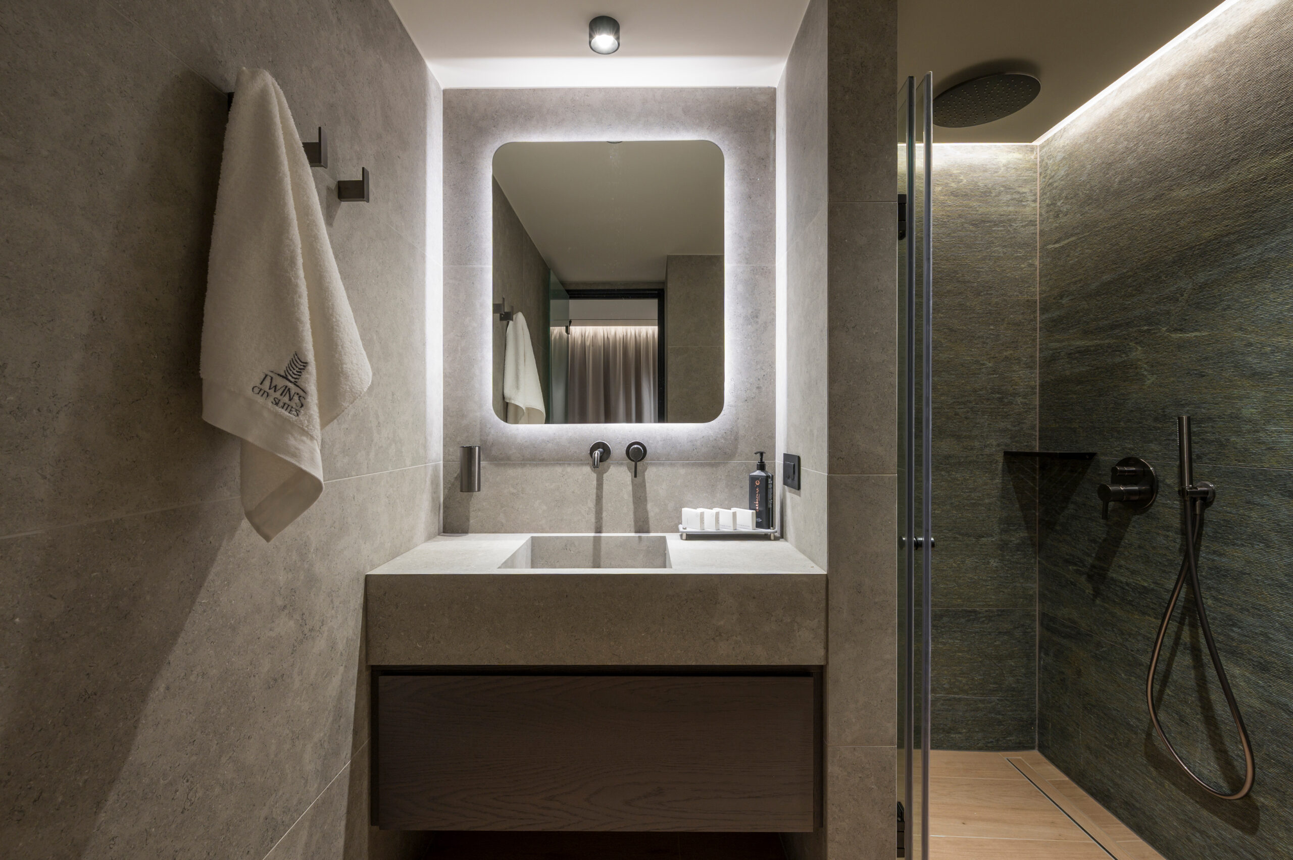 Ground Floor Apartment – Pool View